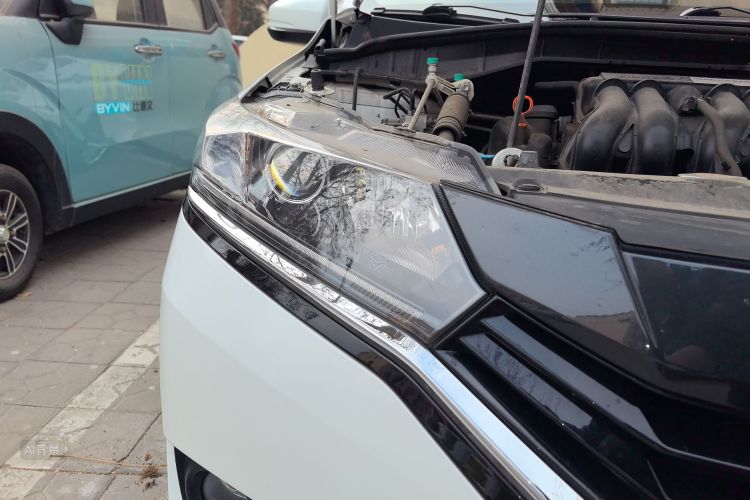 Honda Greiz 2018 صورة سيارة #8