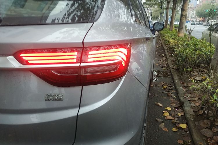 GEELY Coolray 2019 car image #8