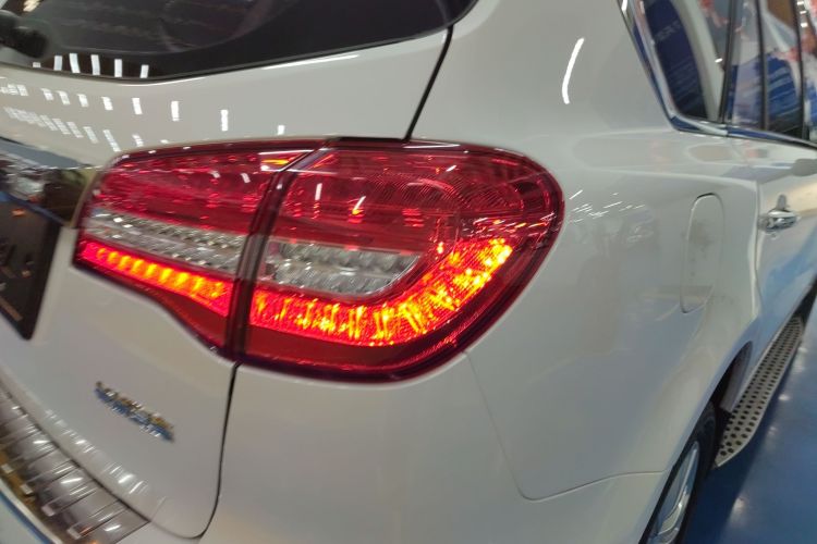 Haval H8 2017 изображение автомобиля #8