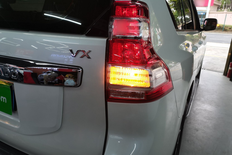 Toyota Land Cruiser Prado 2017 #8 Toyota Land Cruiser Prado 2017 car image #8