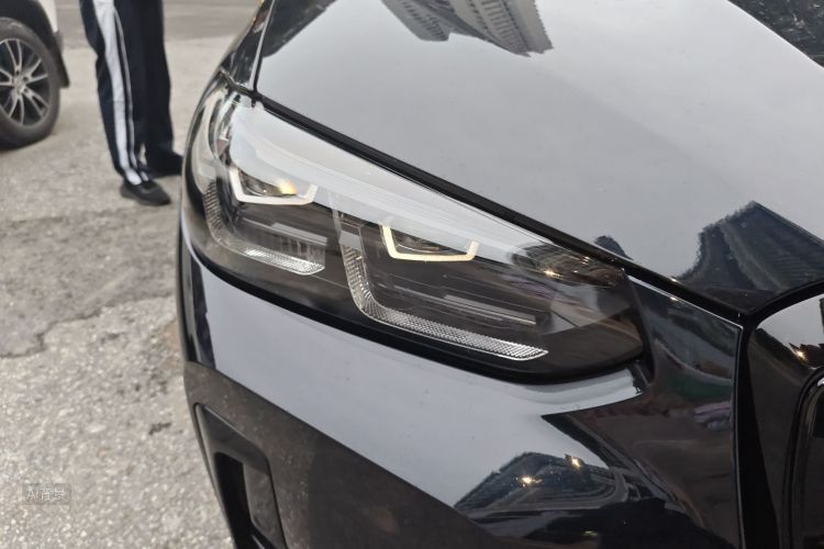 BMW iX3 2024 car image #8