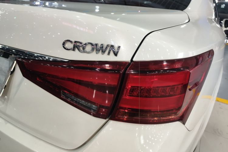 丰田 皇冠 2015 汽车图片 #8