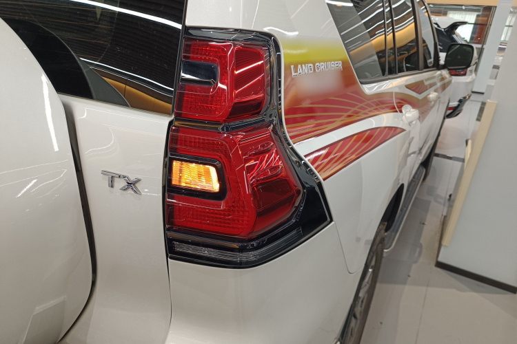 Toyota Land Cruiser Prado 2020 #8 Toyota Land Cruiser Prado 2020 car image #8