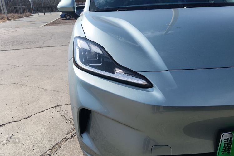 MG 4 EV 2025 #8 MG 4 EV 2025 car image #8