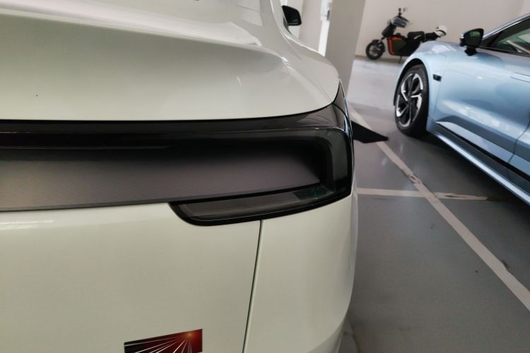 Tesla Model Y 2025 car image #8