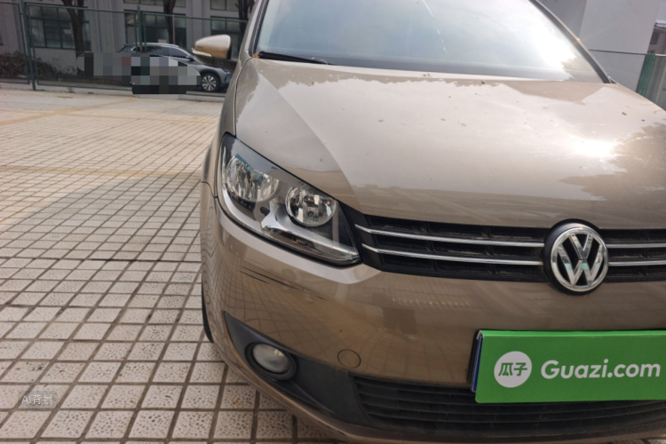 Volkswagen Touran 2015 car image #8
