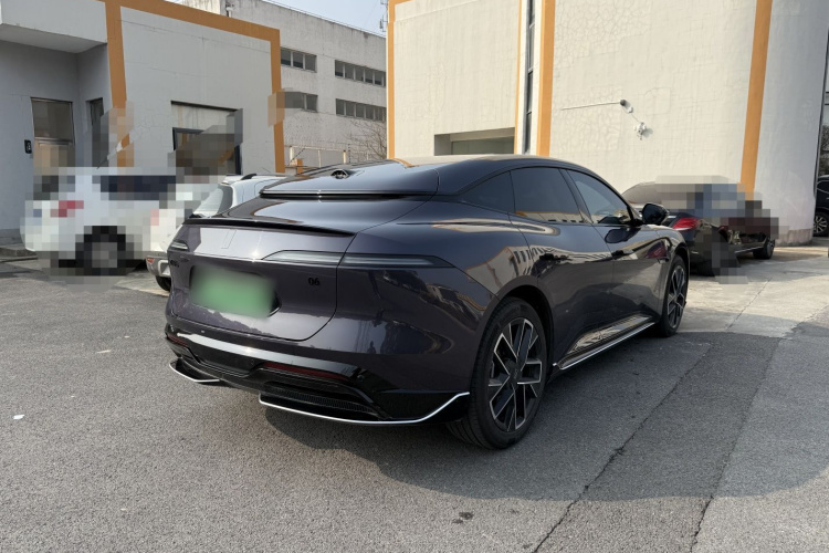 Avatr 06 2025 car image #8