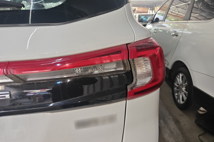 T5 2020 car image #8