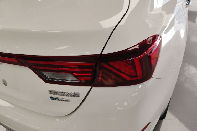 Kia K3 2020 car image #8