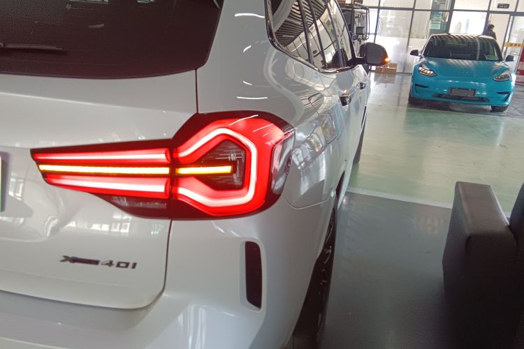 BMW iX3 2023 car image #8