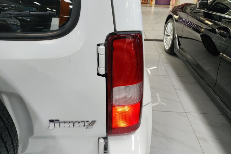 Suzuki Jimny (Imported) 2017 immagine di auto #8