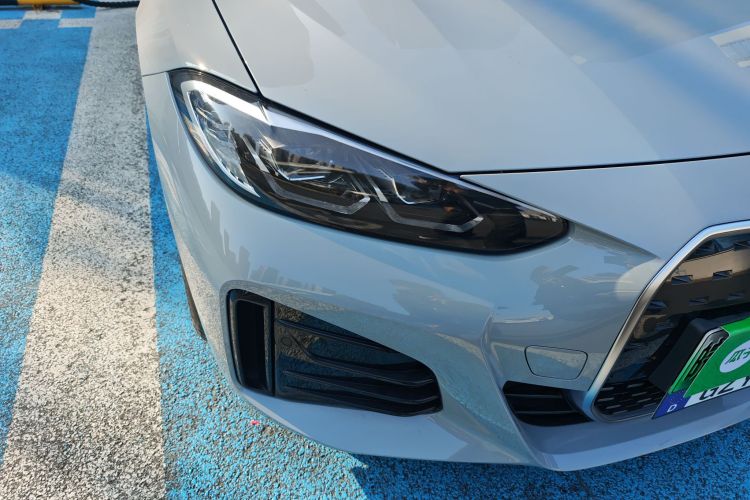 BMW i4 2023 #8 BMW i4 2023 car image #8