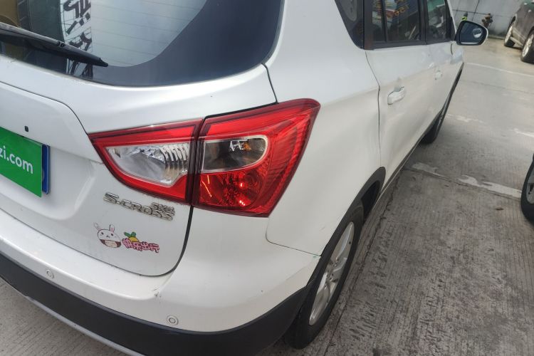 Suzuki S-Cross 2014 immagine di auto #8