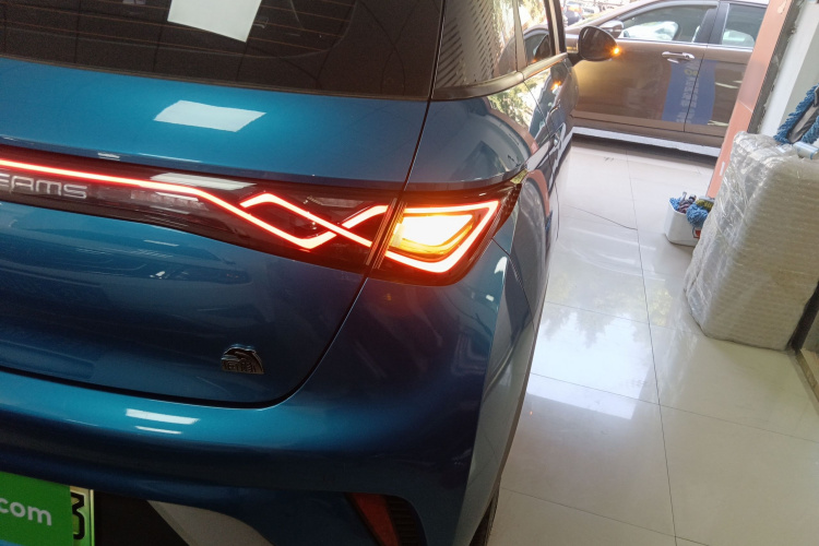 BYD Dolphin 2022 #8 BYD Dolphin 2022 car image #8