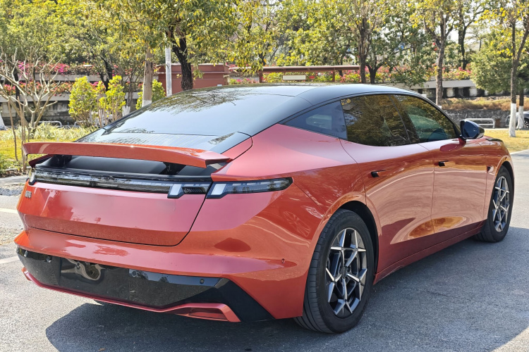Lynk & Co 2024 car image #8