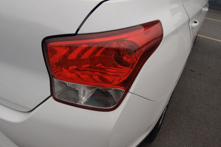 Hyundai Reina 2020 car image #8