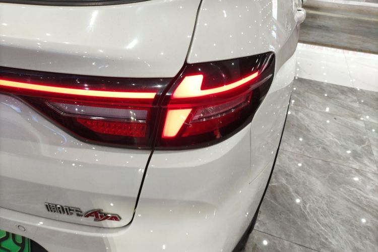 哪吒汽车 哪吒AYA 2023 汽车图片 #8