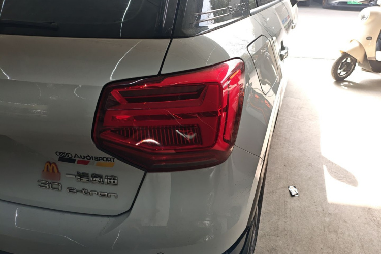 Audi Q2L e-tron 2020 car image #8