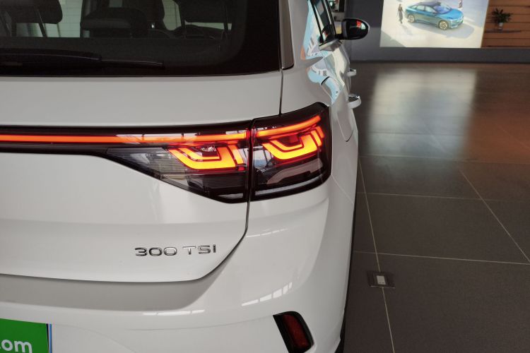 T-Roc 2025 car image #8