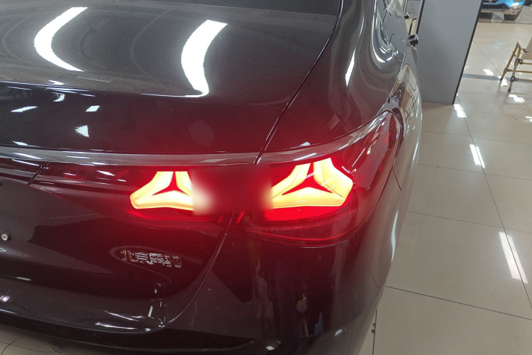 Mercedes-Benz E Class 2026 car image #8