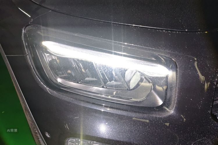 Mercedes-Benz GLB Class 2025 car image #8