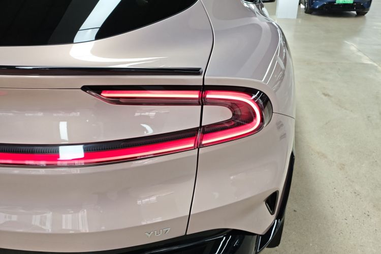 小米汽车 小米YU7 2025 汽车图片 #8