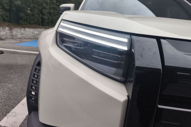 FangChengBao Tiger 3 2025 car image #8