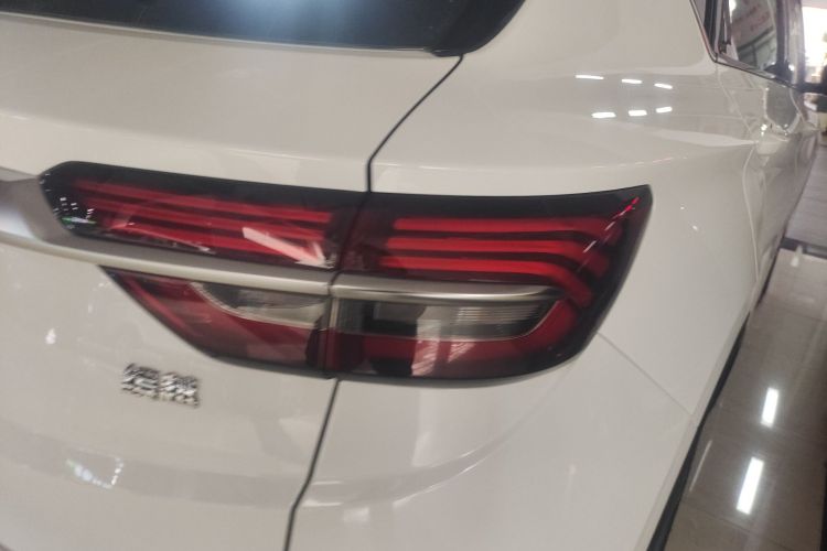 GEELY Coolray 2019 immagine di auto #8