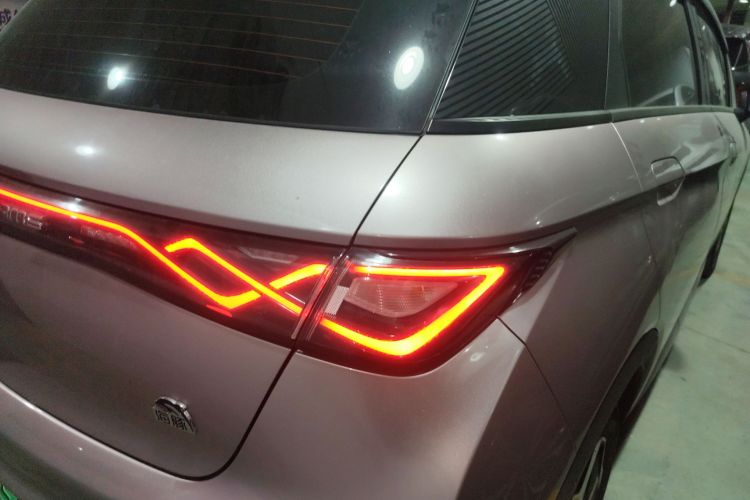 BYD Dolphin 2022 #8 BYD Dolphin 2022 car image #8