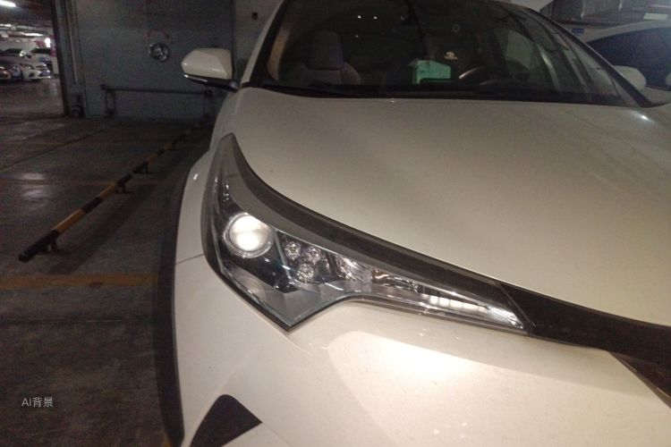 Toyota C-HR 2019 immagine di auto #8