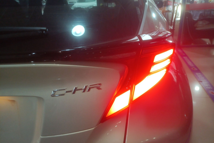 Toyota C-HR 2022 #8 Toyota C-HR 2022 car image #8