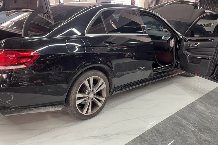 Mercedes-Benz E Class 2015 car image #8