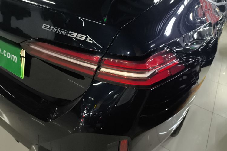 BMW i5 2024 immagine di auto #8