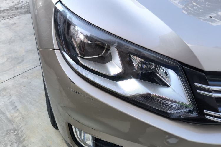 Volkswagen Tiguan 2015 immagine di auto #8