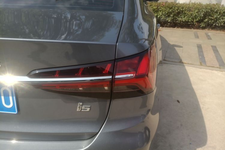 Roewe i5 2021 #8 Roewe i5 2021 car image #8