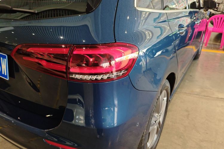 Mercedes-Benz B Class 2019 car image #8