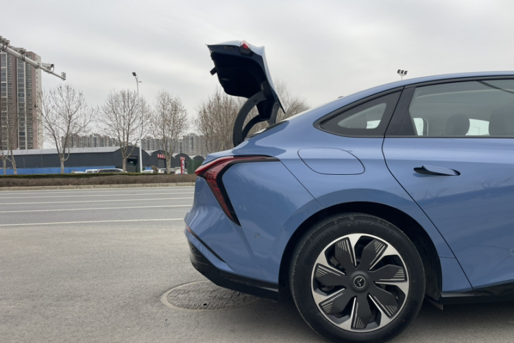 HongQi TianGong 05 2025 car image #8