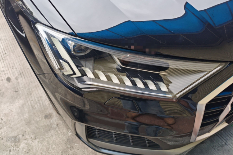 Audi Q7 2020 car image #8