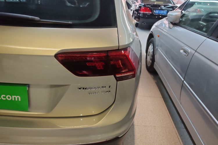 Volkswagen Tiguan L 2018 car image #8