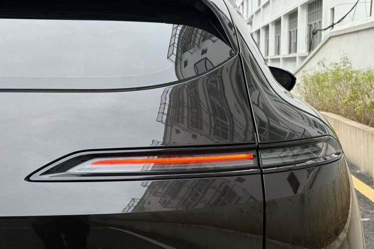 Avatr 07 2024 car image #8