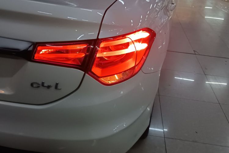 Citroen C4L 2015 car image #8