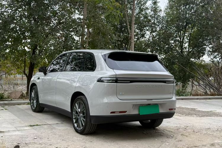 零跑汽车 零跑C10 2024 汽车图片 #8