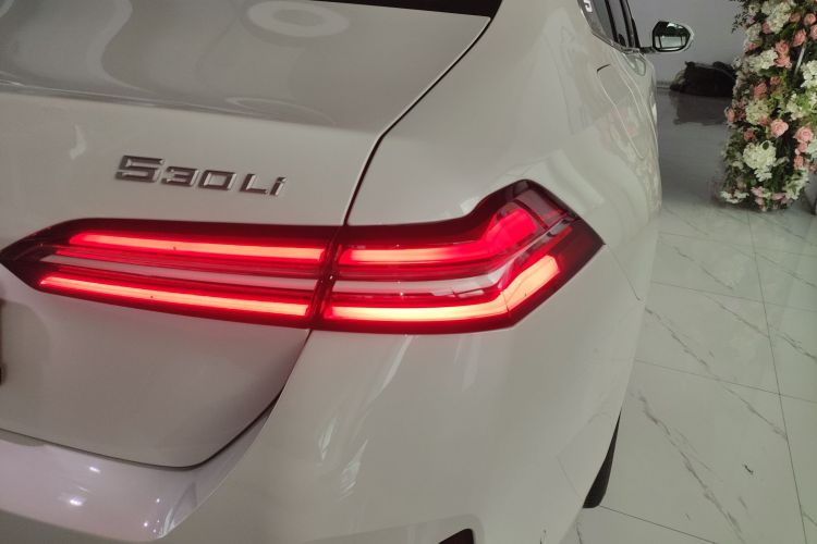 BMW 5 Series 2026 immagine di auto #8