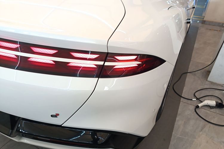 Denza Z9 2024 #8 Denza Z9 2024 car image #8