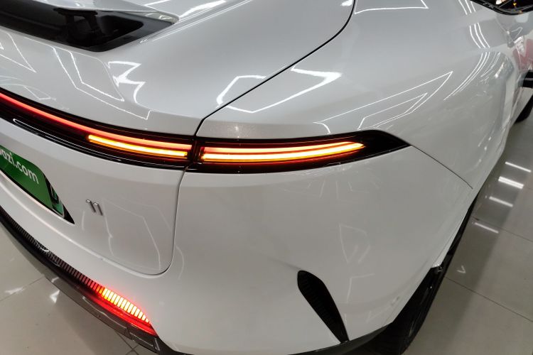 Avatr 11 2023 #8 Avatr 11 2023 car image #8