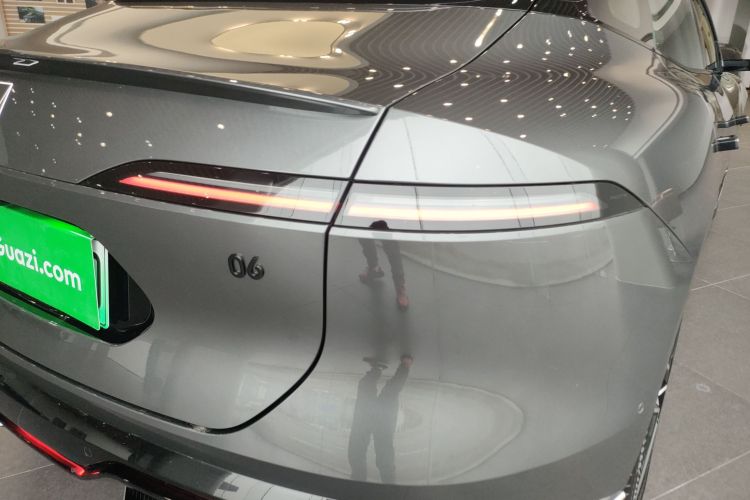 Avatr 06 2025 car image #8