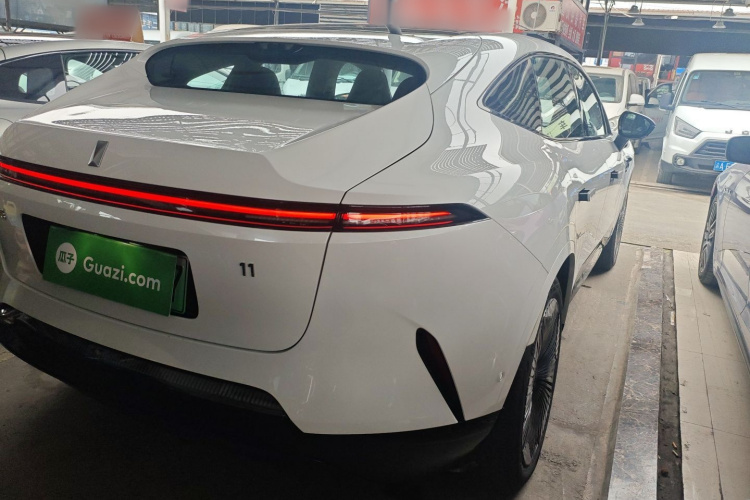 Avatr 11 2023 #8 Avatr 11 2023 car image #8