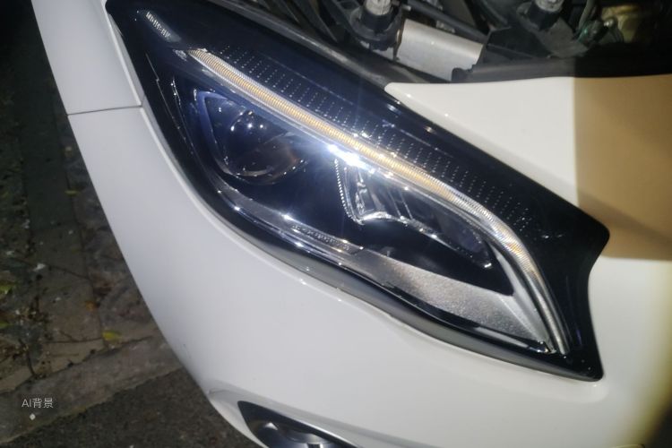 Mercedes-Benz GLA Class 2017 immagine di auto #8