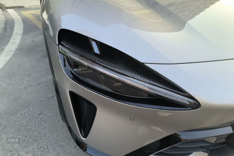 MI YU7 2025 car image #8