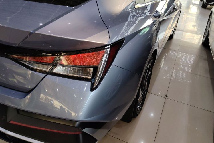 Hyundai Elantra 2024 car image #8